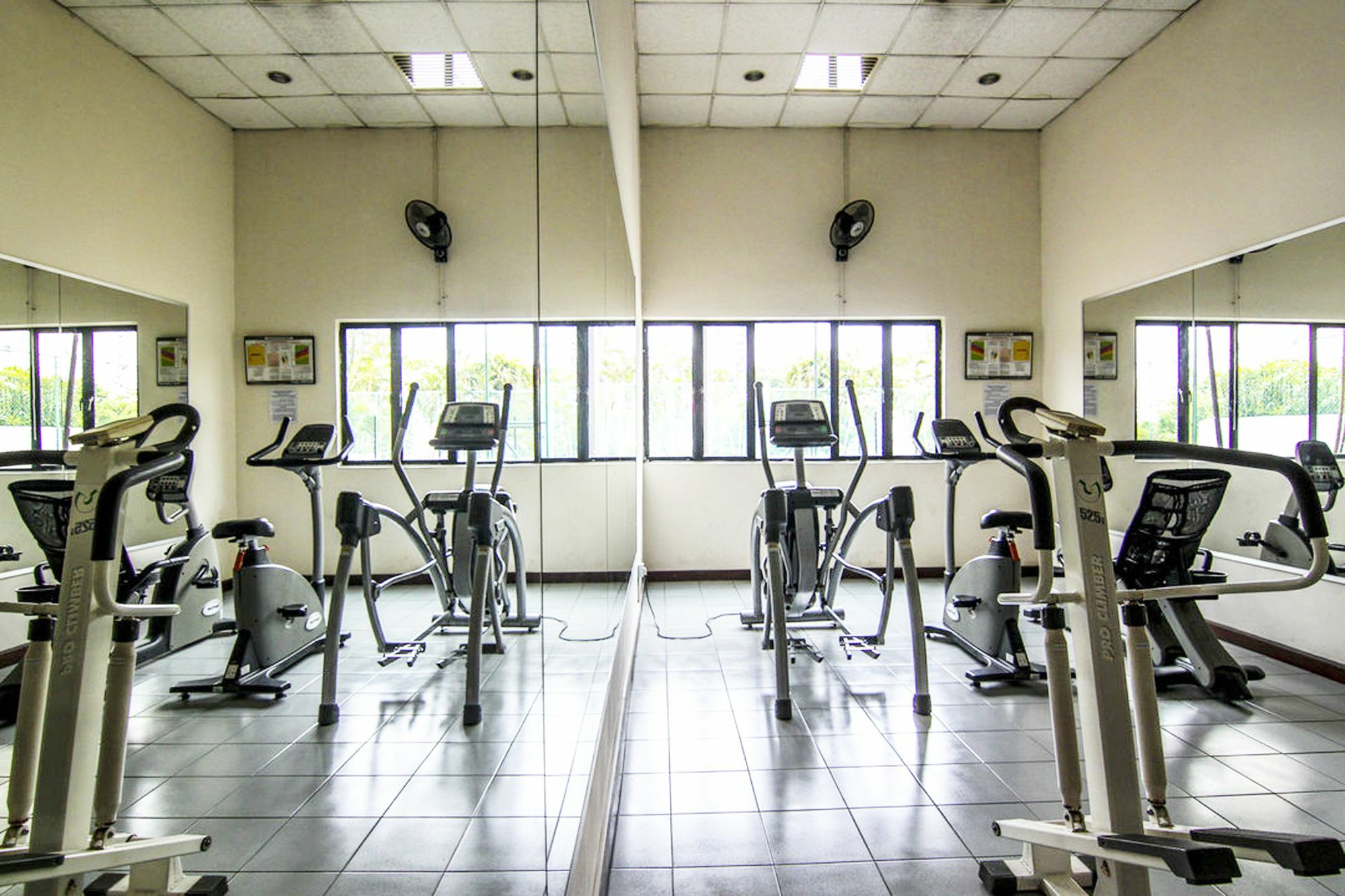 Pwtc Bistari Service Apartment Куала Лумпур Екстериор снимка
